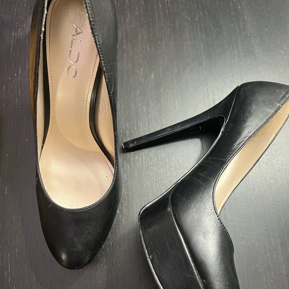 Heels - Picture 3 of 3